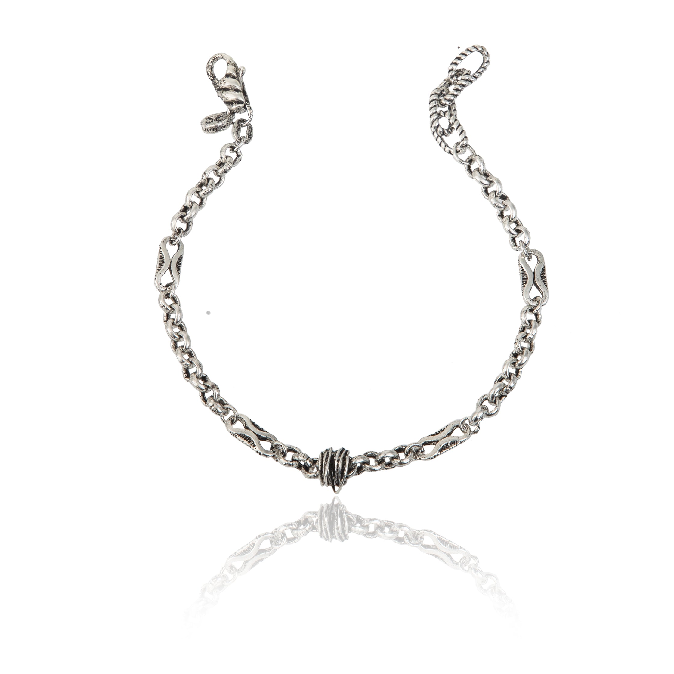 Bracciale uomo in argento 925 a maglia rolò con nodo centrale lavorato a mano.