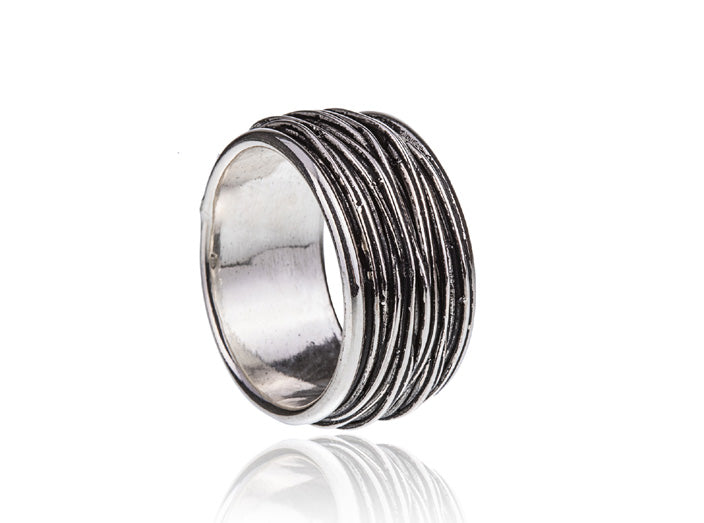 Anello uomo in argento 925 lucido, design lineare.