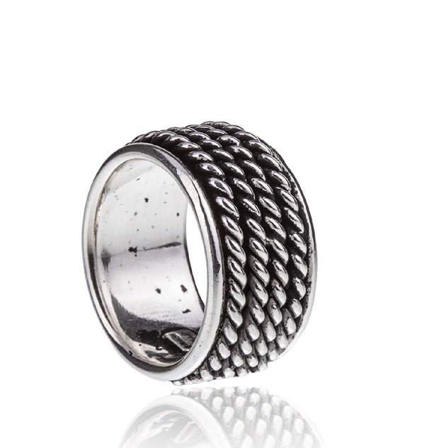 Anello uomo in argento 925 cesellato.